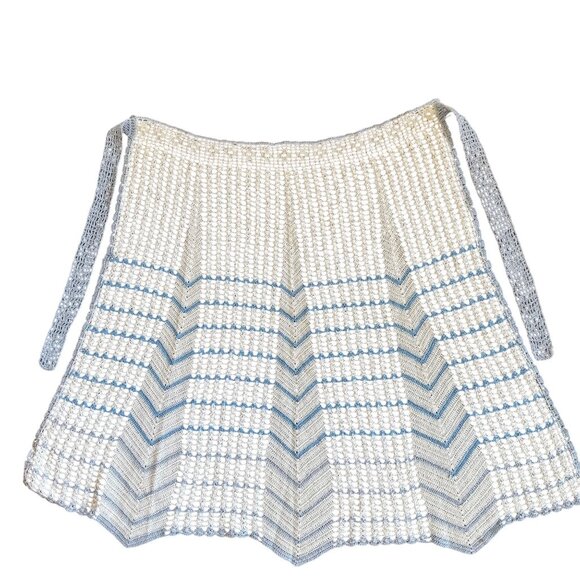 Vintage Hand-Crocheted Crochet Half Apron Blue & White Chevron Pattern - Picture 4 of 11
